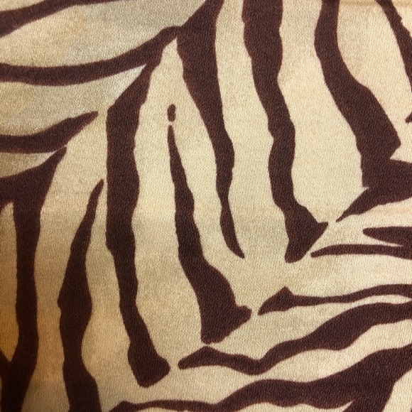 Express animal print mini skirt bold statement mob wife size 5/6 - Picture 4 of 6